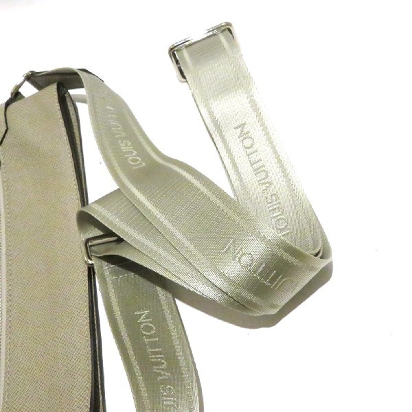 Louis Vuitton Taiga Polaire Taiga Leather Shoulder Bag