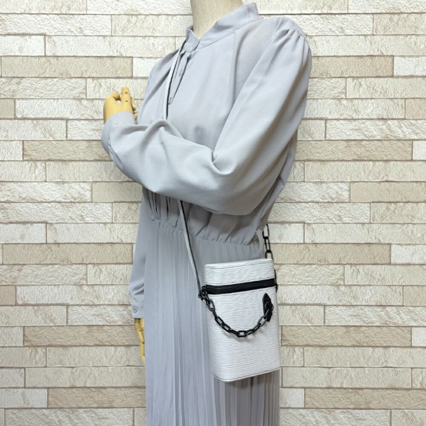Louis Vuitton White Epi Leather Shoulder Bag