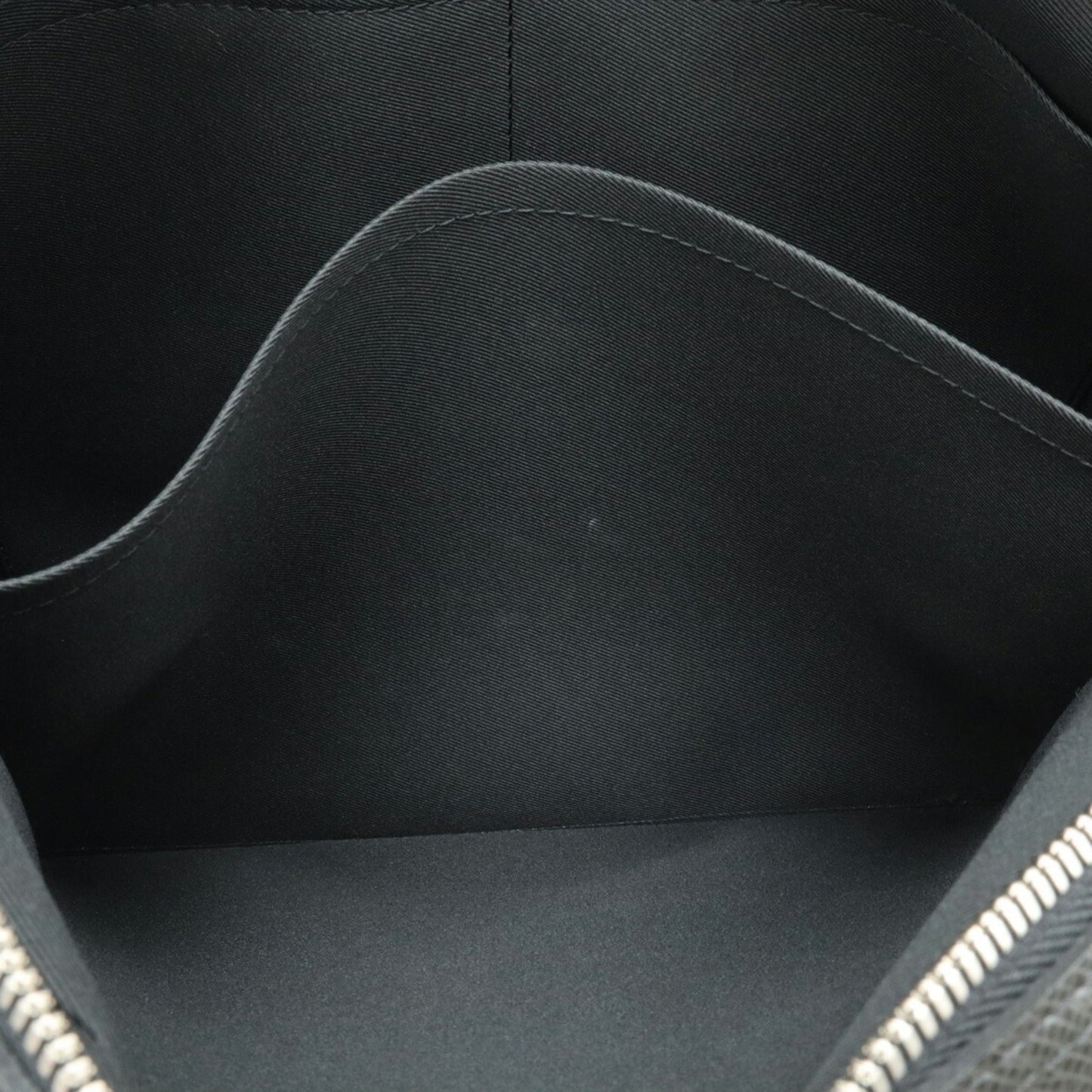 Louis Vuitton Ardoise Black Taiga Leather Shoulder Bag