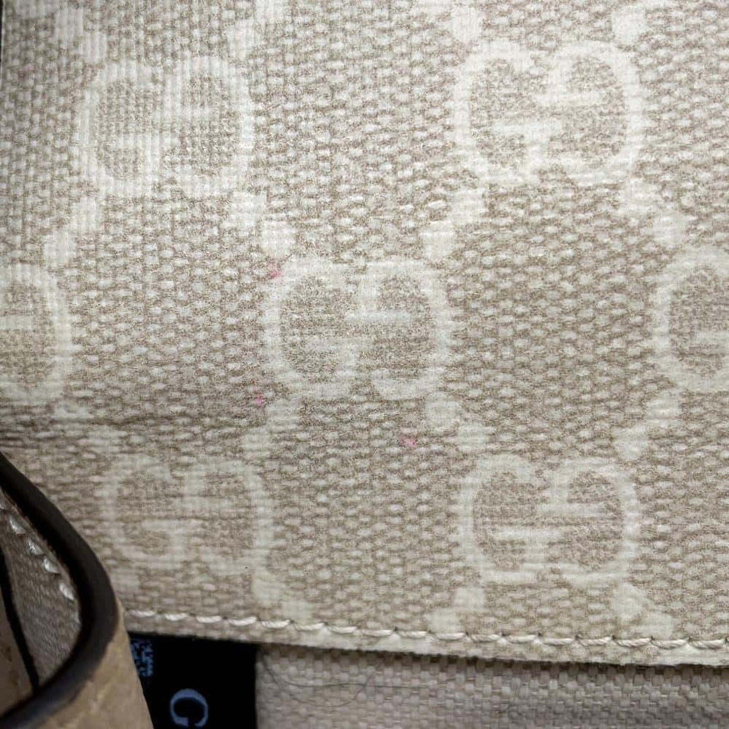 Gucci Beige Gg Supreme Leather Shoulder Bag