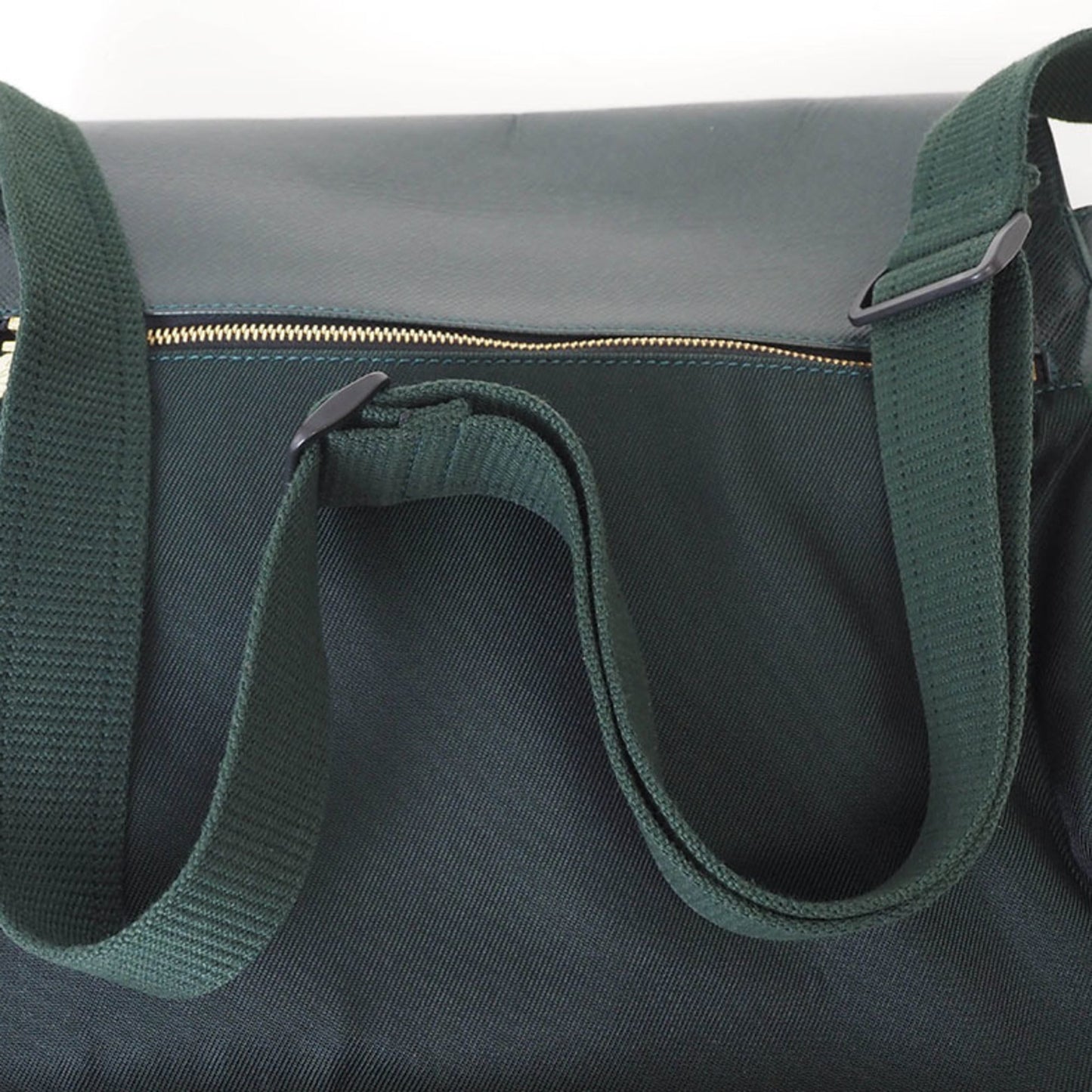 Louis Vuitton Taiga Episea Green Taiga Leather Shoulder Bag