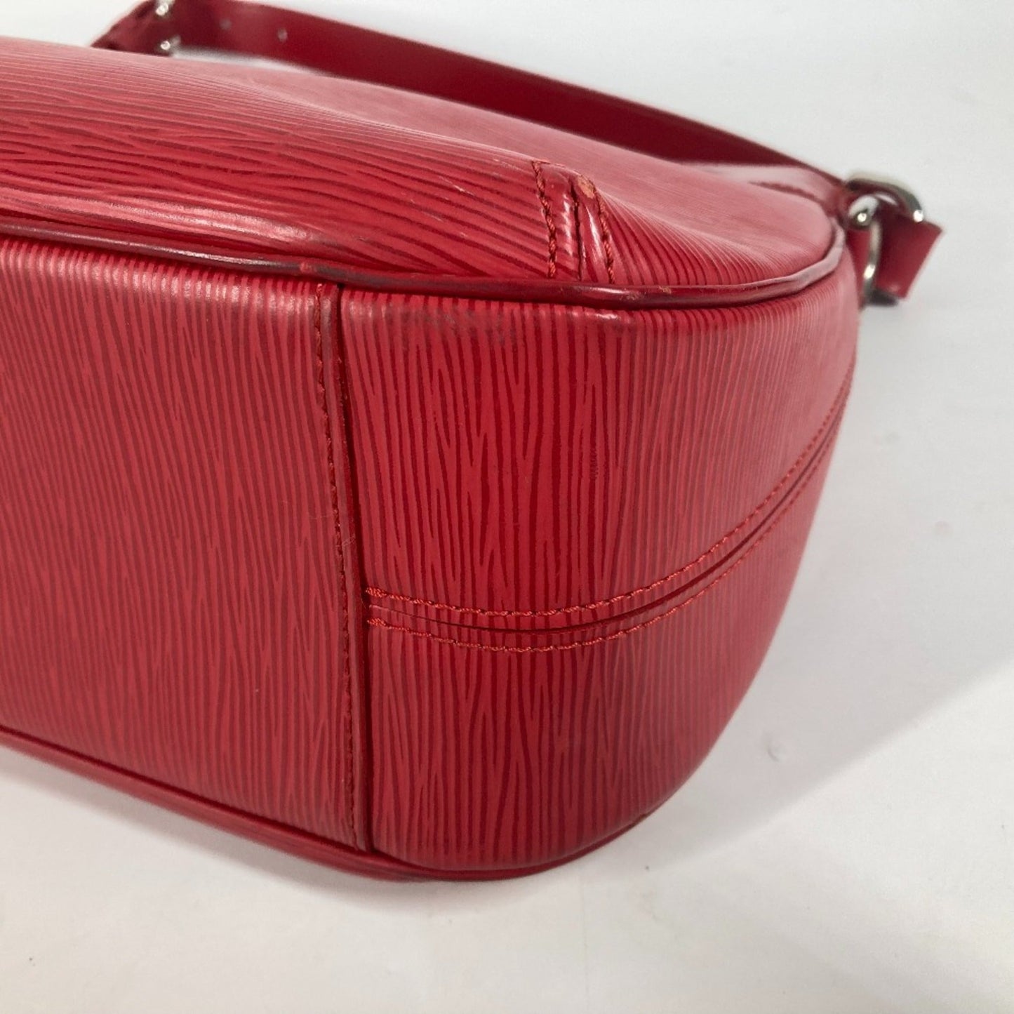 Louis Vuitton Castilian Red Red Color Epi Leather Shoulder Bag