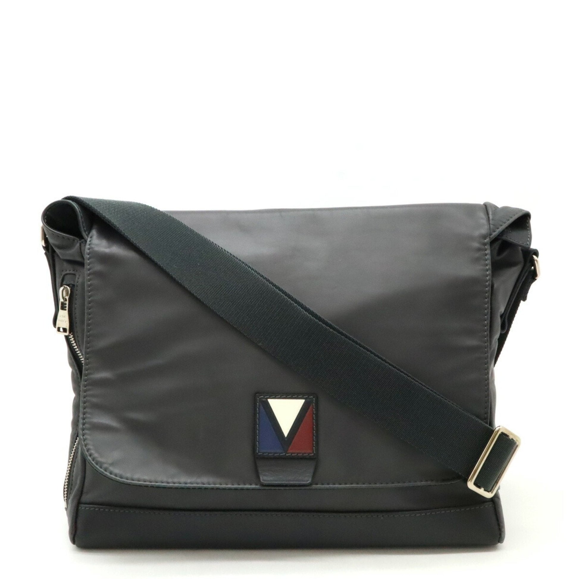 Louis Vuitton Gray Leather Shoulder Bag ()