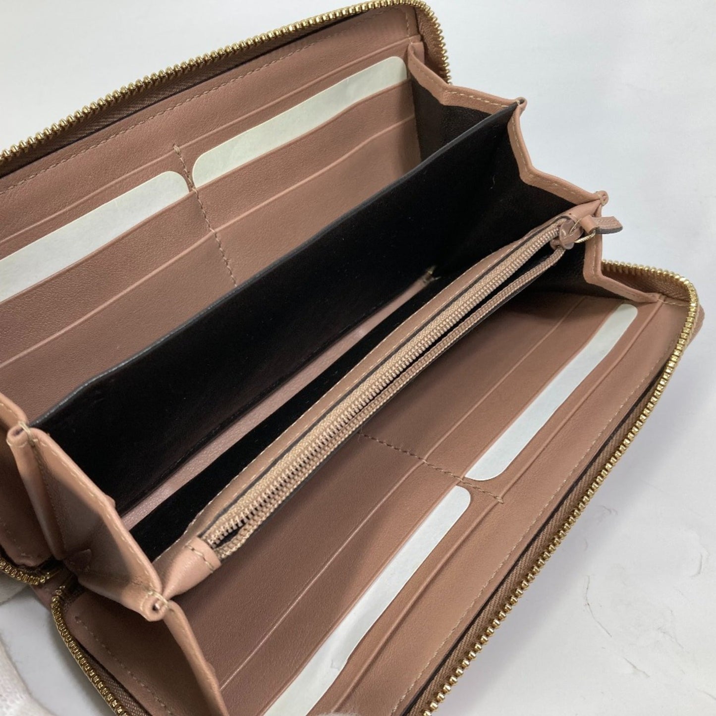 Gucci Pink Leather Long Wallet (Bi-Fold)