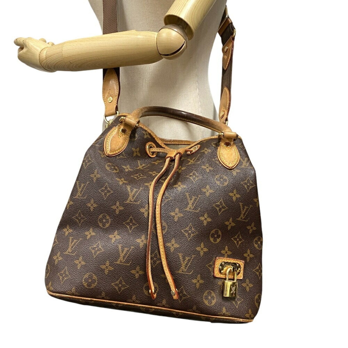 Louis Vuitton Brown Monogram Monogram Handbag Shoulder Bag