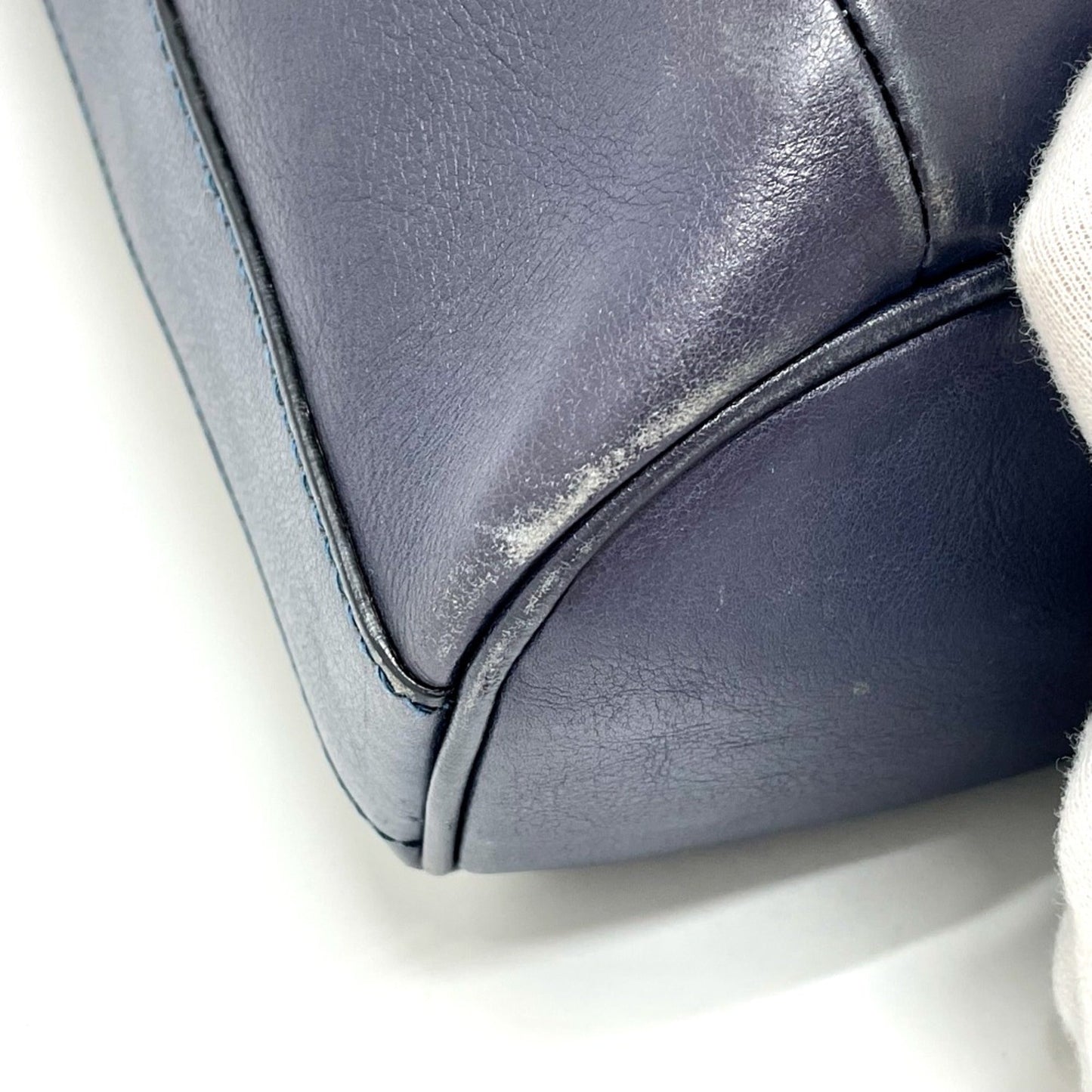 Gucci Navy Leather Shoulder Bag
