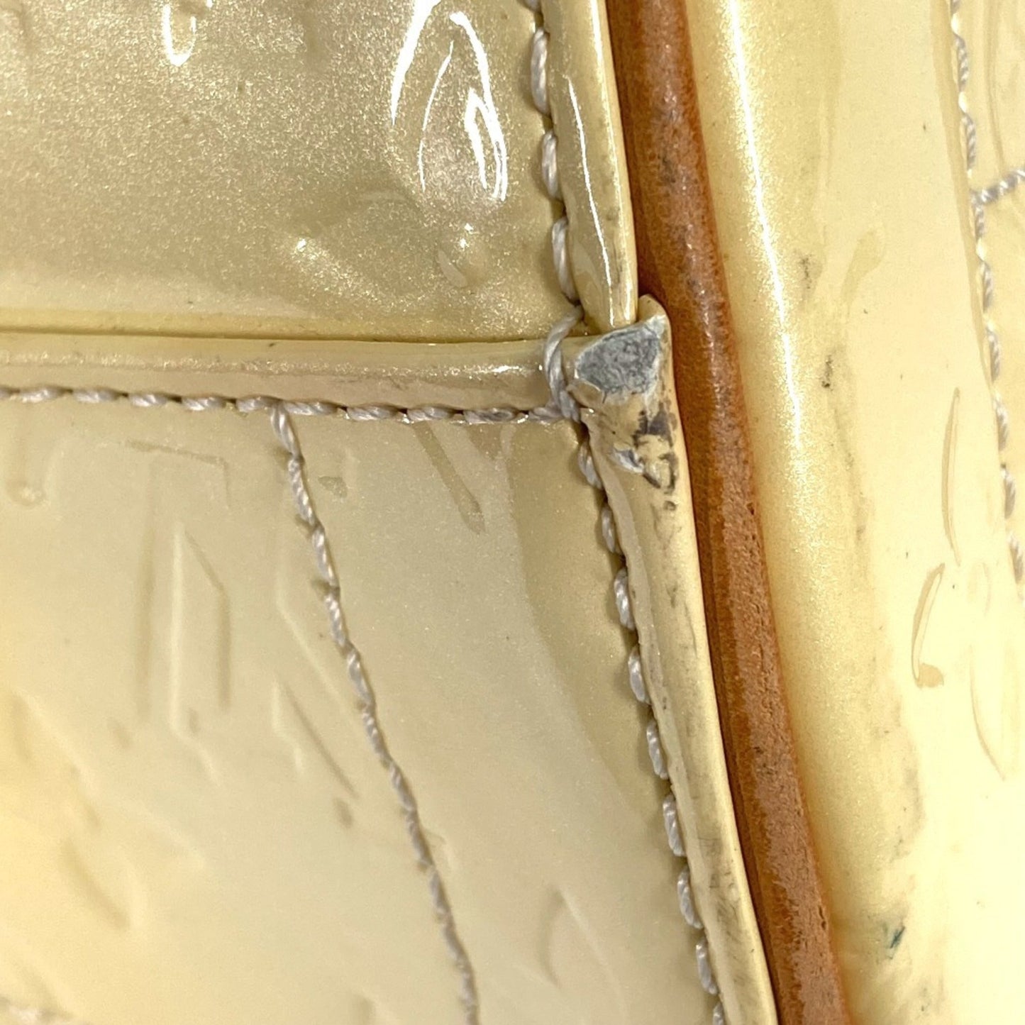 Louis Vuitton Pearl White Monogram Vernis Handbag Shoulder Bag