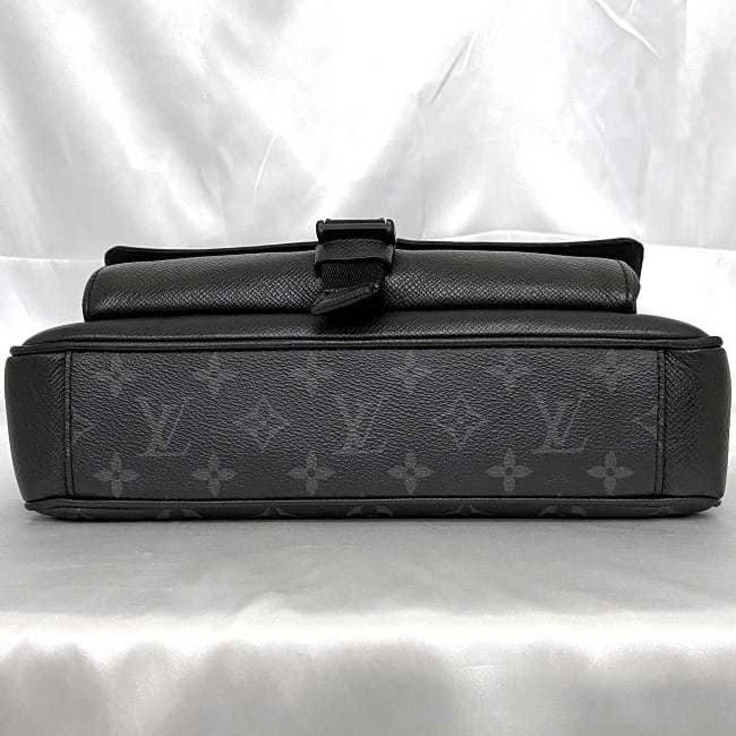 Louis Vuitton Taigarama Black Gray Monogram Eclipse Taigarama Shoulder Bag