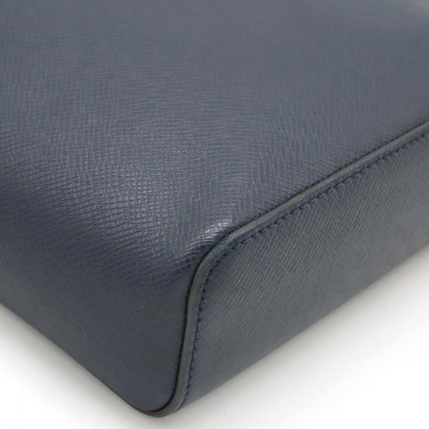 Louis Vuitton Taiga Ocean Taiga Leather Pochette Shoulder Bag