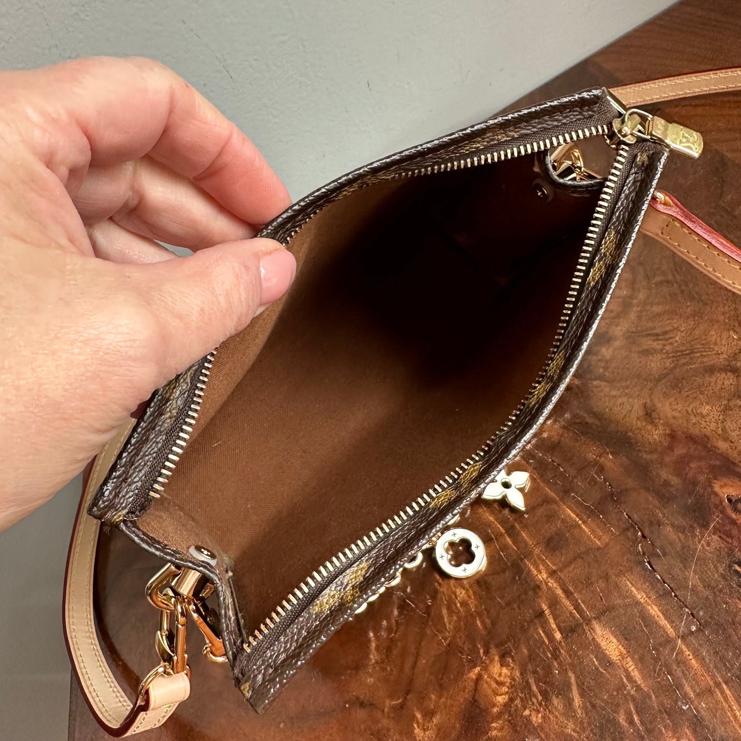 The Cygnet Crossbody -Orvis bags Monogram in Vachetta