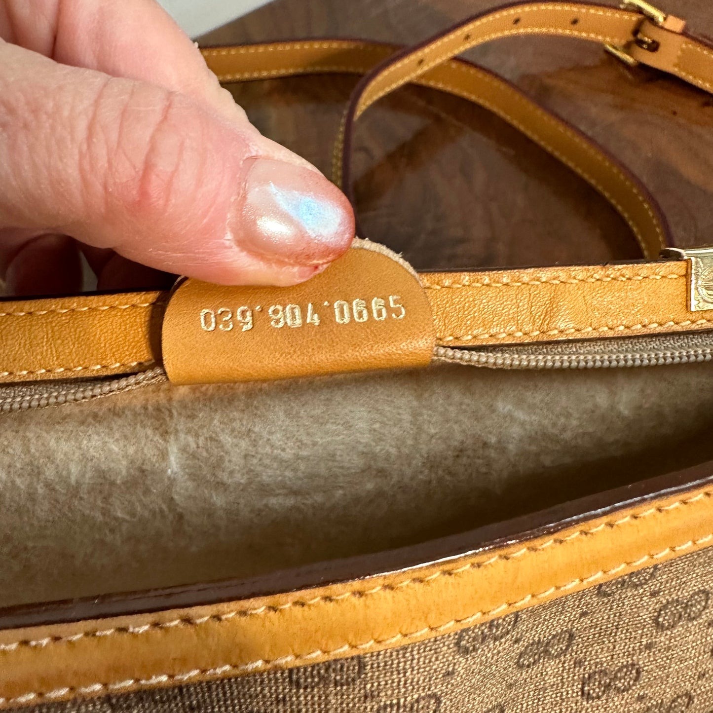 The Junco Crossbody -Orvis bags Micro GG Gucci Bag