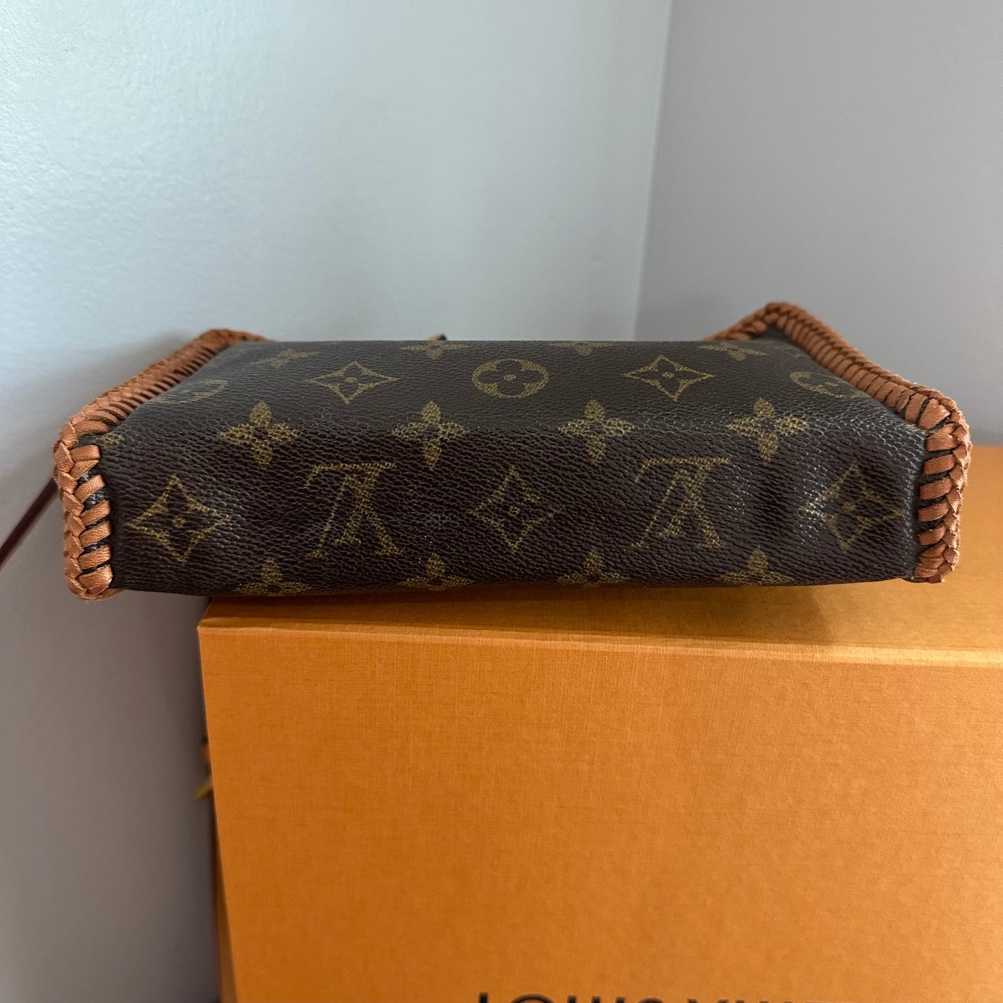 The Cygnet Crossbody -Orvis bags LV Monogram in Vachetta