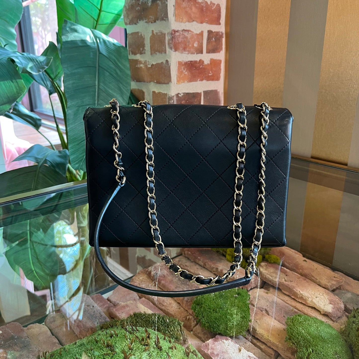 CHANEL Quilted Stitched Black Calfskin Single Flap Shoulder Bag