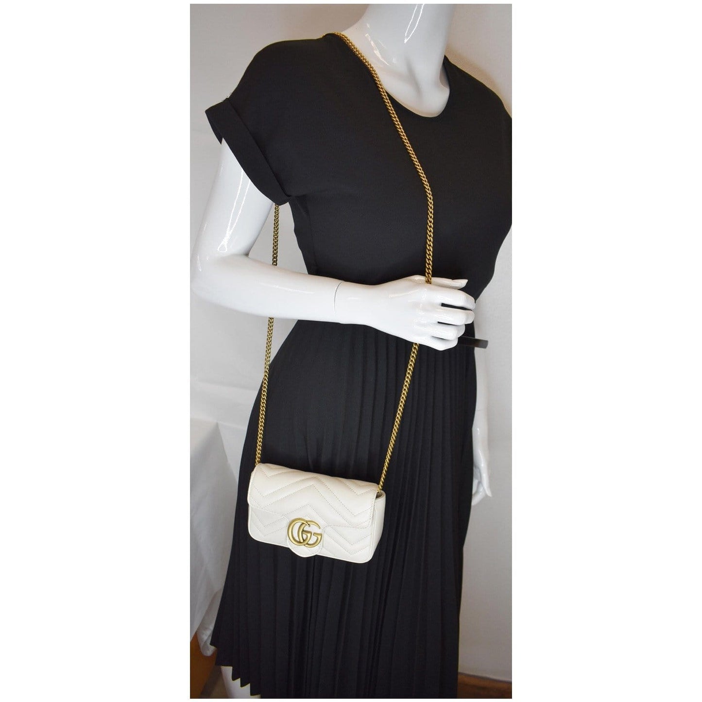 GUCCI GG Marmont Super Mini Matelasse Leather Shoulder Bag White 476433