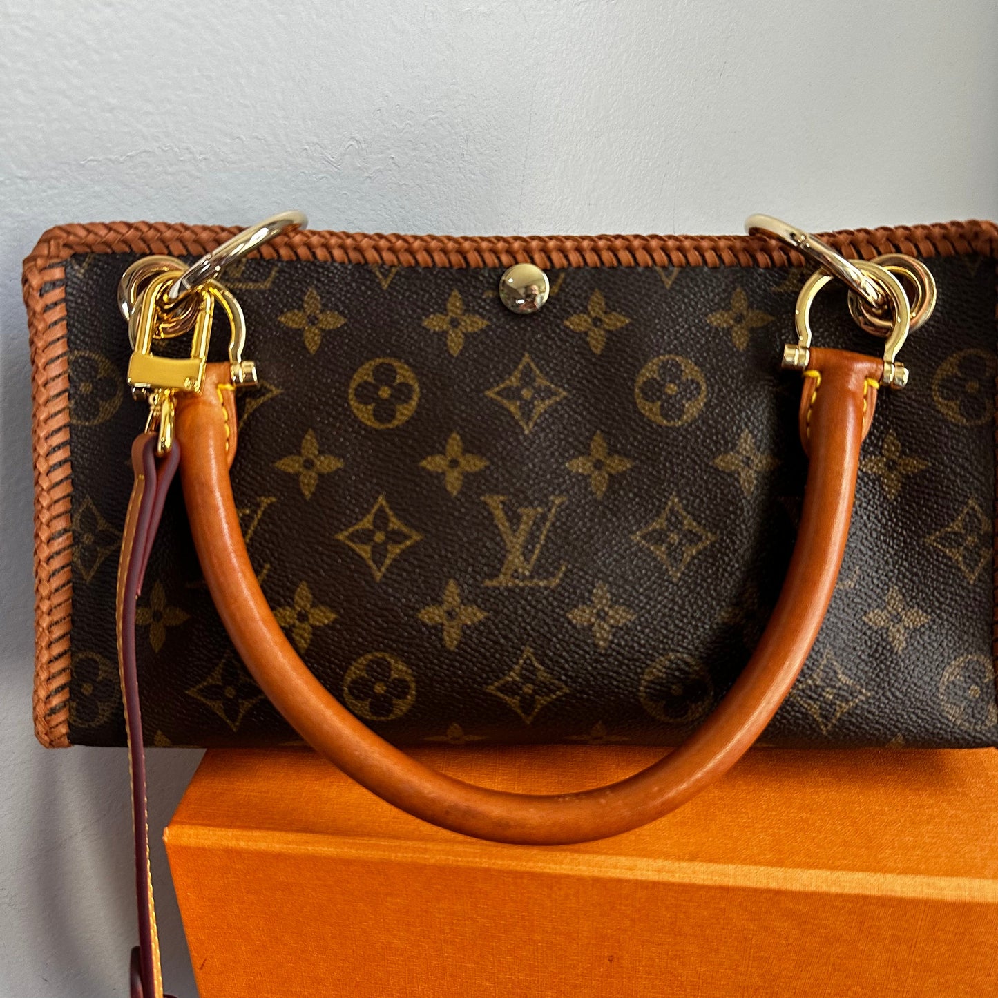 The Short Swan -Orvis bags Monogram in Vachetta Crossbody - 2 Straps!
