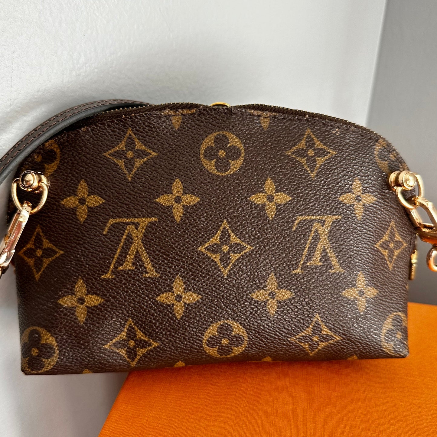 The Junco Crossbody Bag -Orvis bags Monogram in Dark Brown Fringe