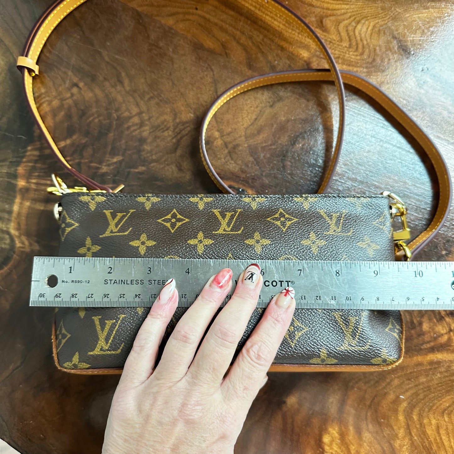 The Junco Crossbody -Orvis bags LV Monogram in Vachetta