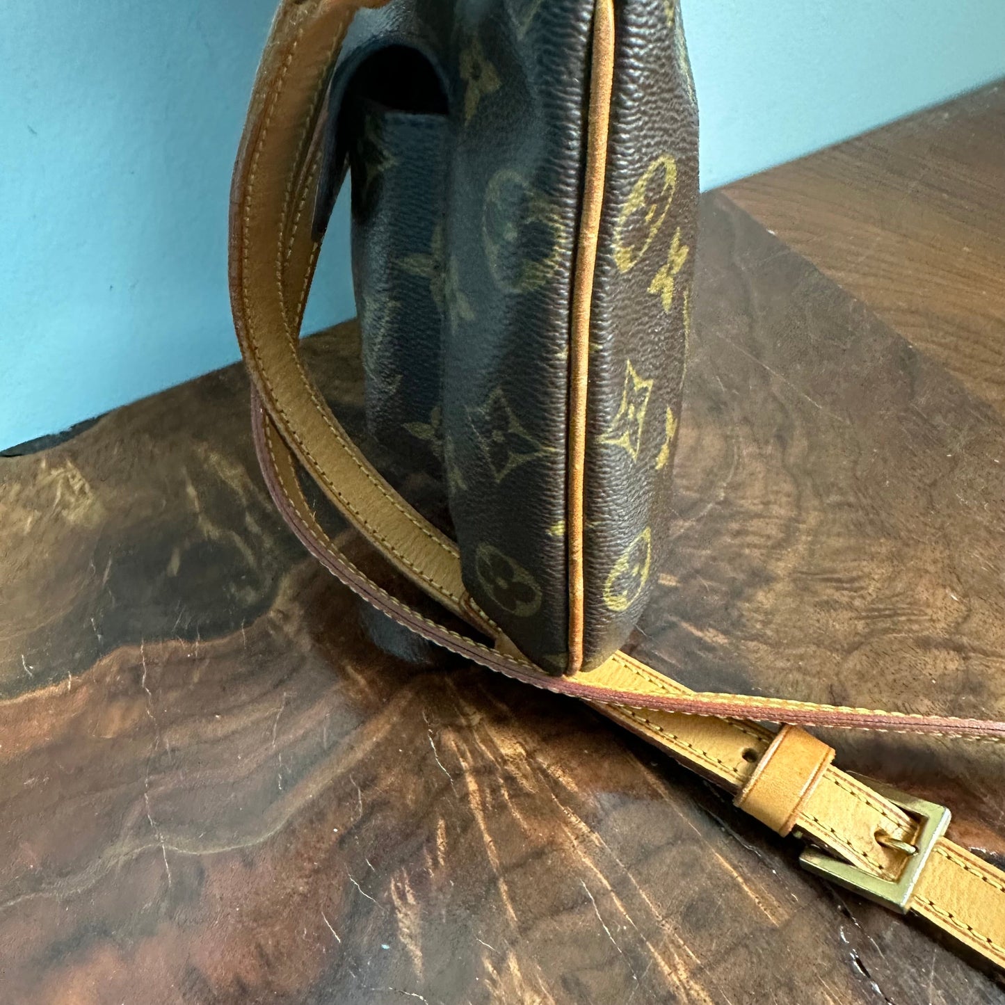 The Junco Crossbody -Orvis bags LV Monogram in Vachetta