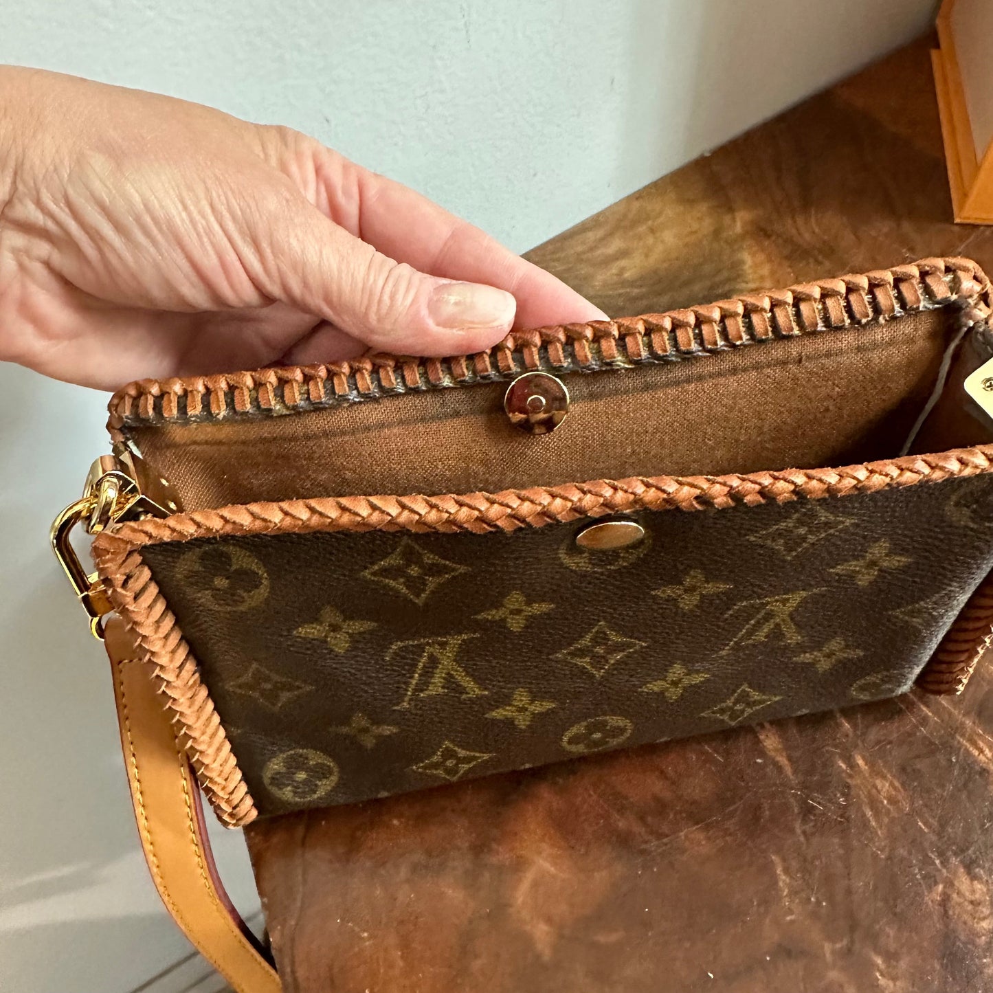 The Cygnet Crossbody -Orvis bags LV Monogram in Vachetta