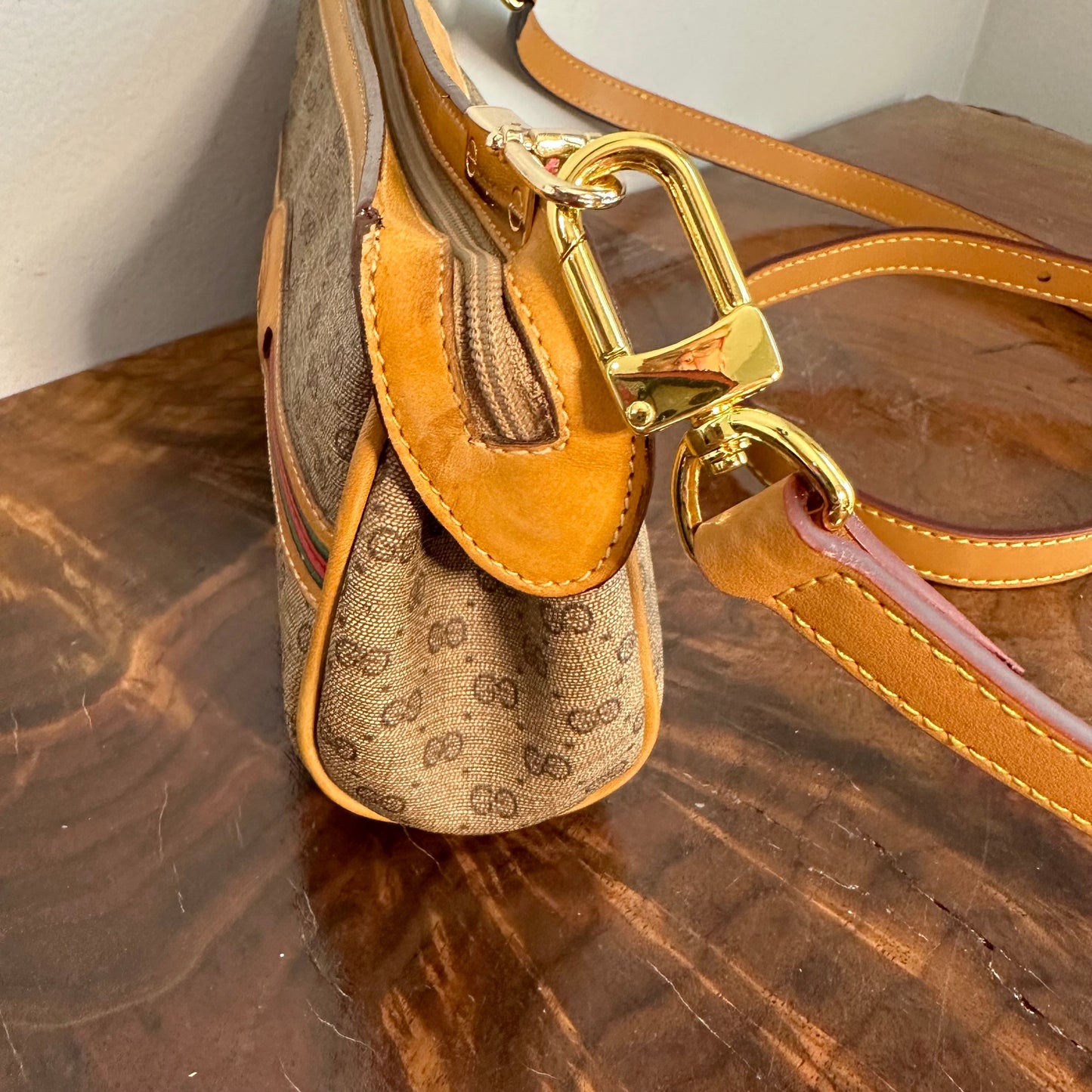 The Junco Crossbody -Orvis bags Micro GG Gucci Bag