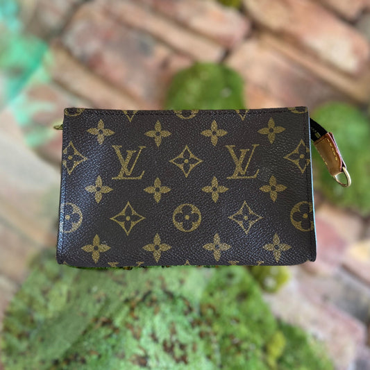 LOUIS VUITTON Vintage LV Monogram Petite Pouch