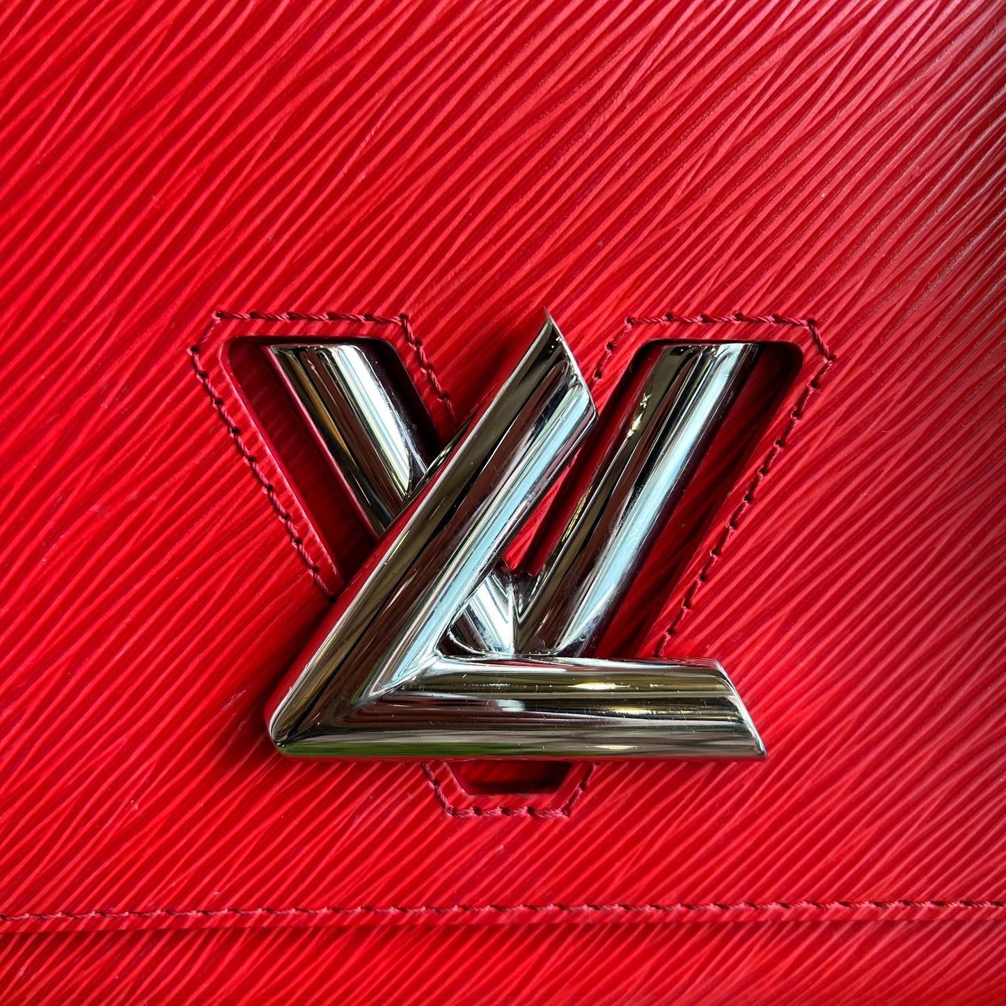LOUIS VUITTON Twist MM Red Epi Leather Bag Coquelicot