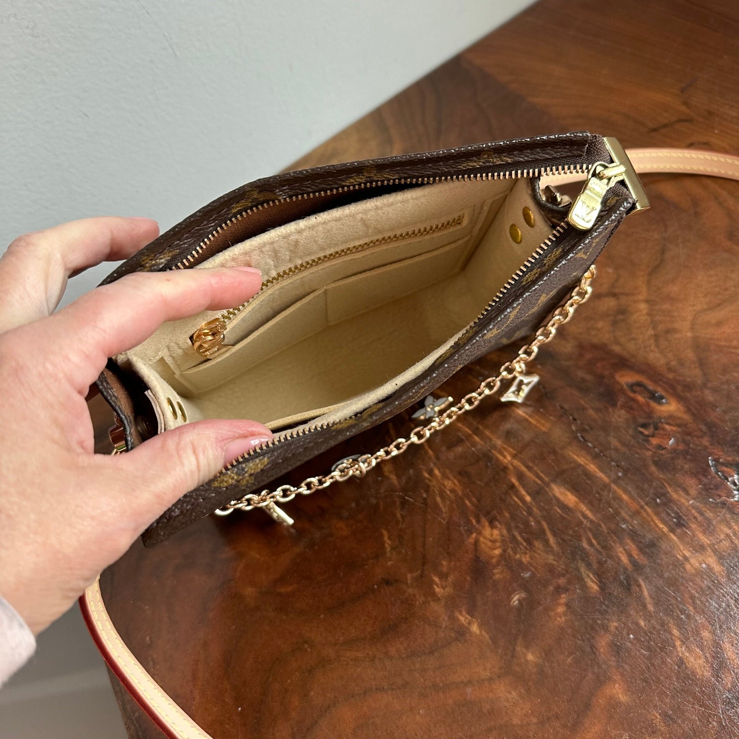 The Cygnet Crossbody -Orvis bags Monogram in Vachetta