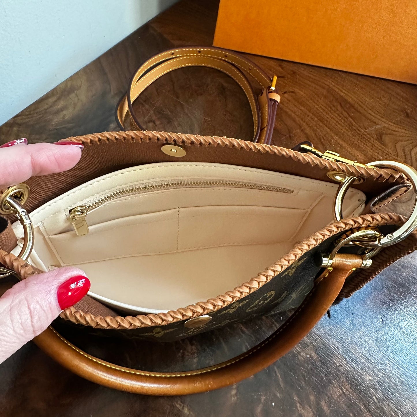 The Short Swan -Orvis bags Monogram in Vachetta Crossbody - 2 Straps!