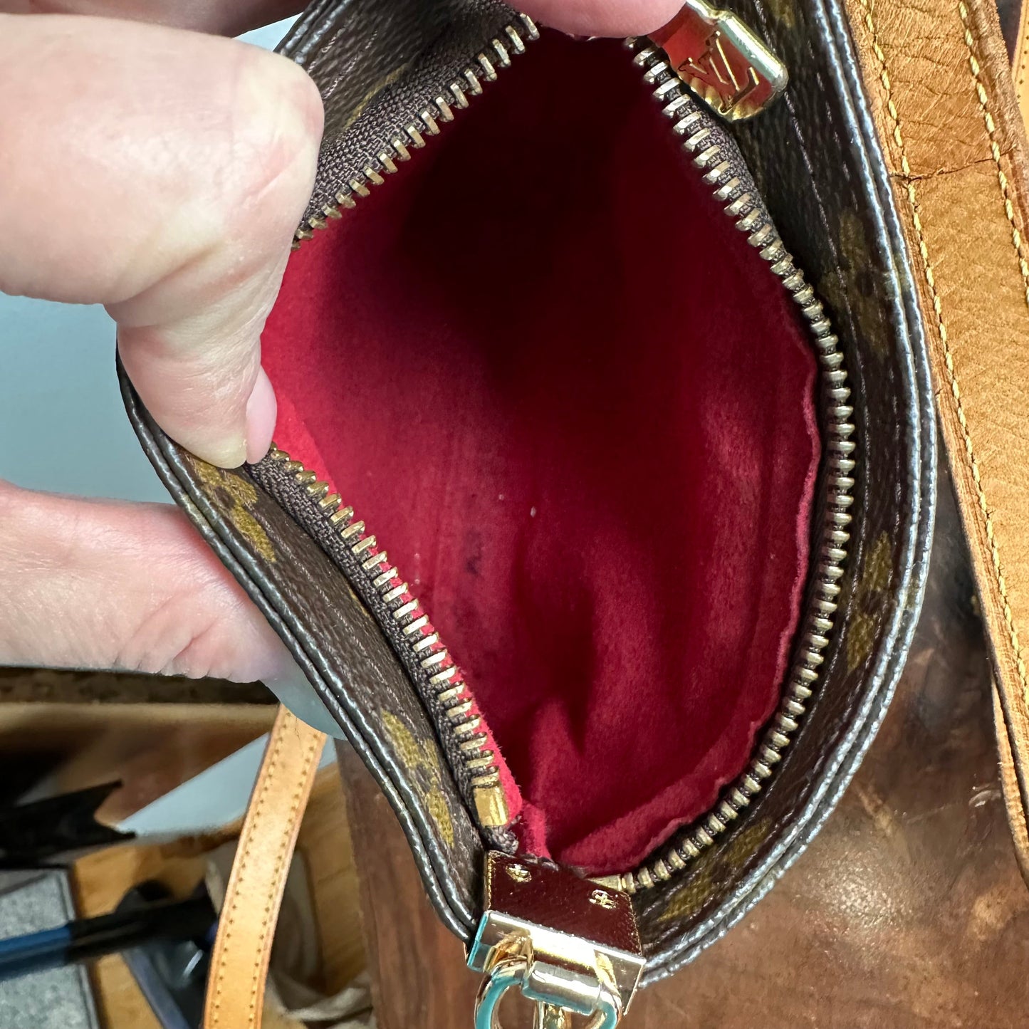 The Junco Crossbody -Orvis bags LV Monogram in Vachetta