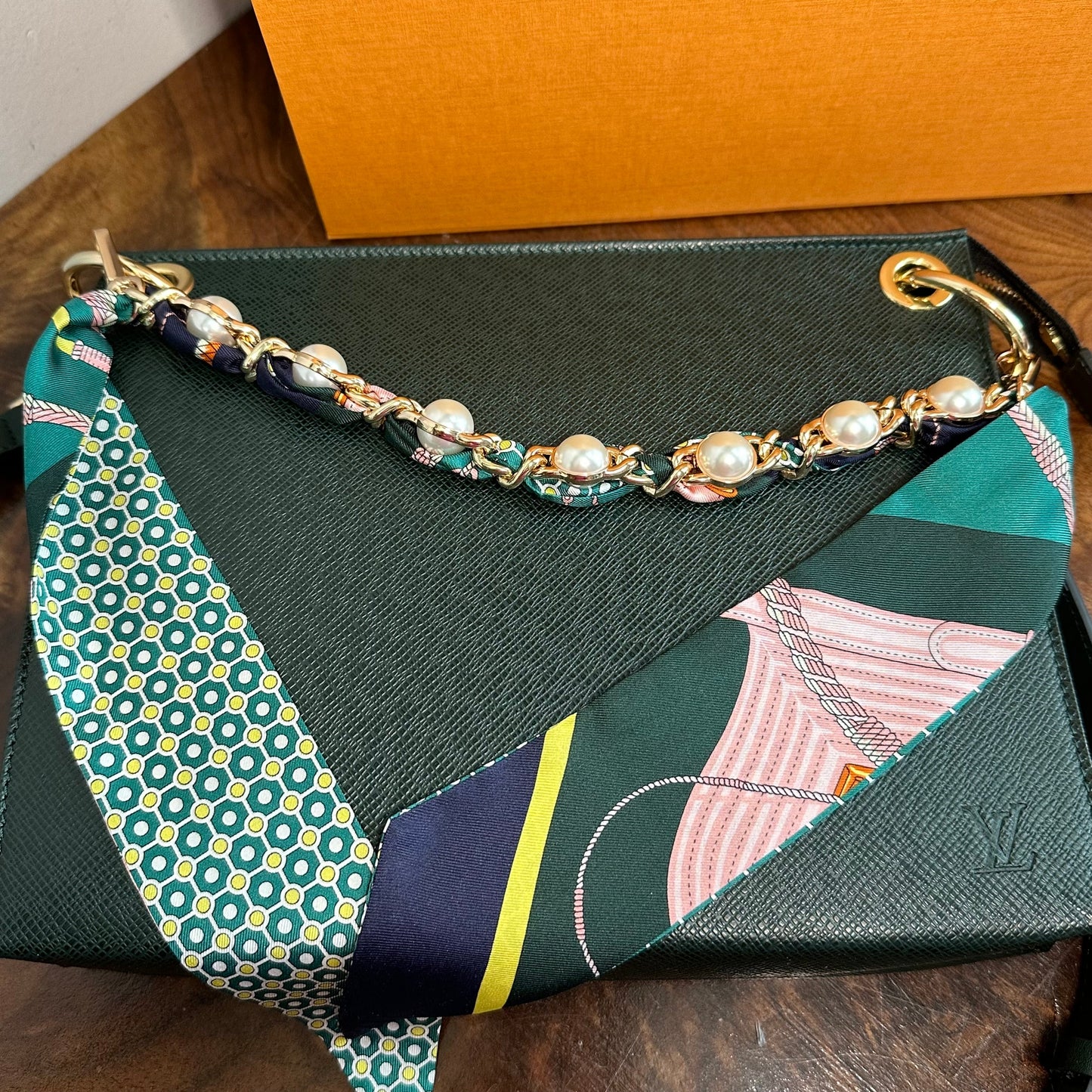 The Swan Crossbody -Orvis bags LV Taiga Leather in Dark Green
