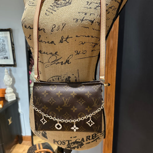 The Cygnet Crossbody -Orvis bags Monogram in Vachetta