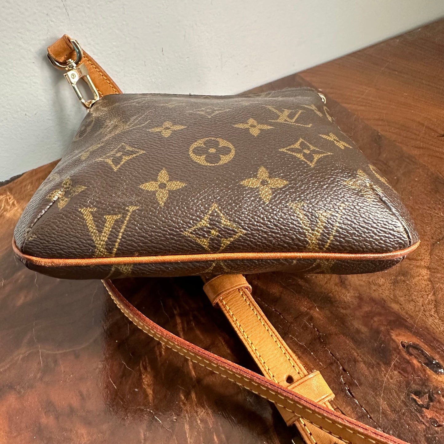 The Junco Crossbody -Orvis bags LV Monogram in Vachetta