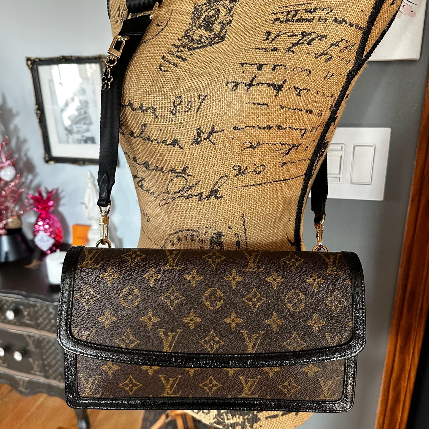 The Crane -Orvis bags Monogram LV Crossbody Bag in Black