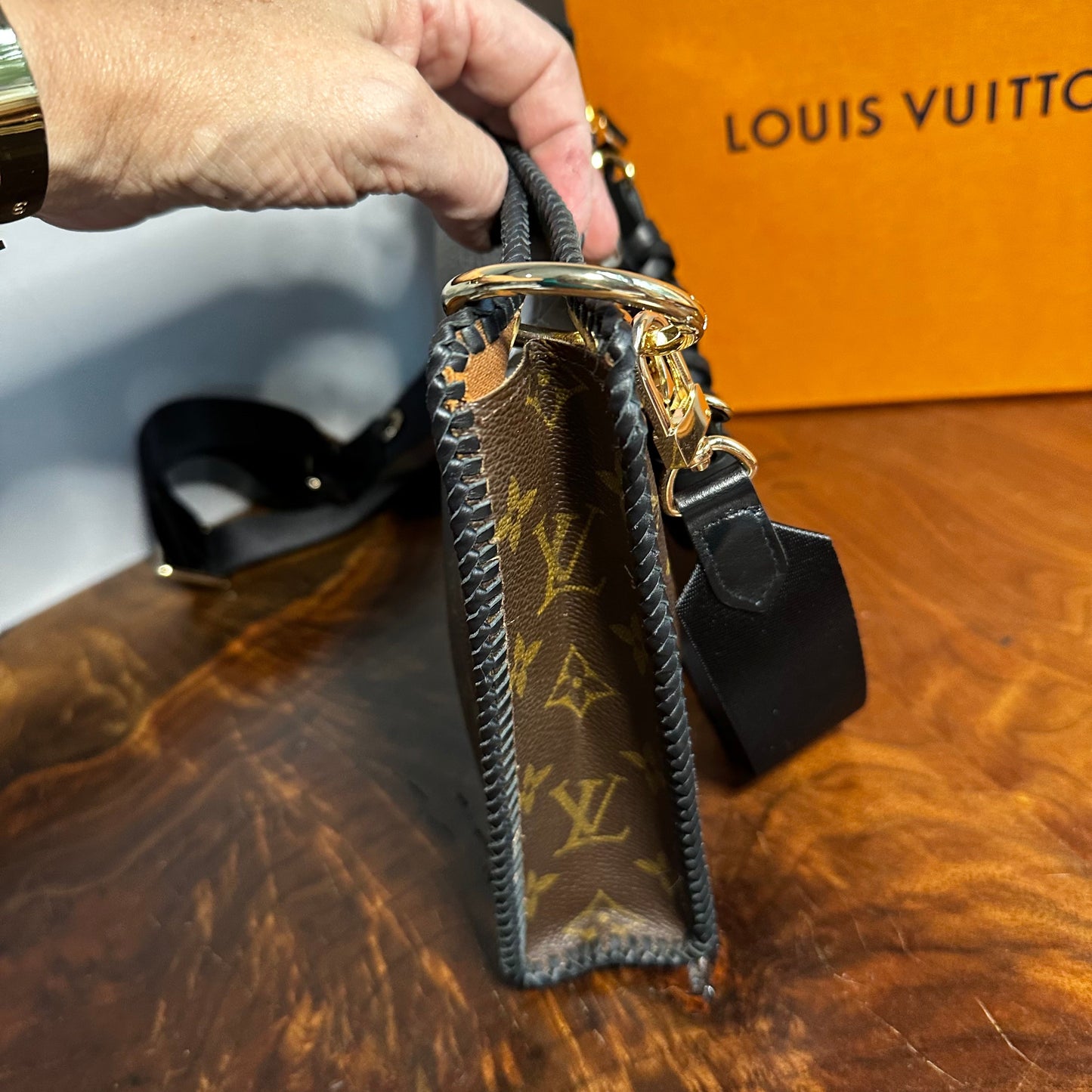 The Swan Crossbody -Orvis bags Monogram in Black