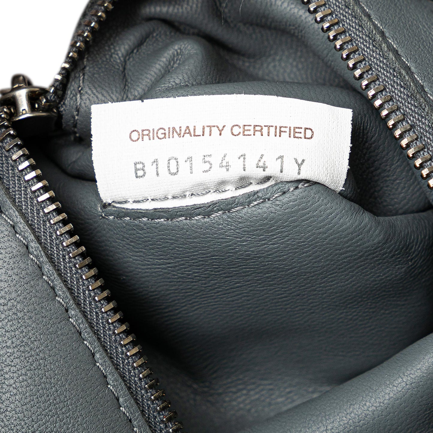 Bottega Veneta Calfskin Intrecciato Cassette Crossbody (SHG-QKpHOv)