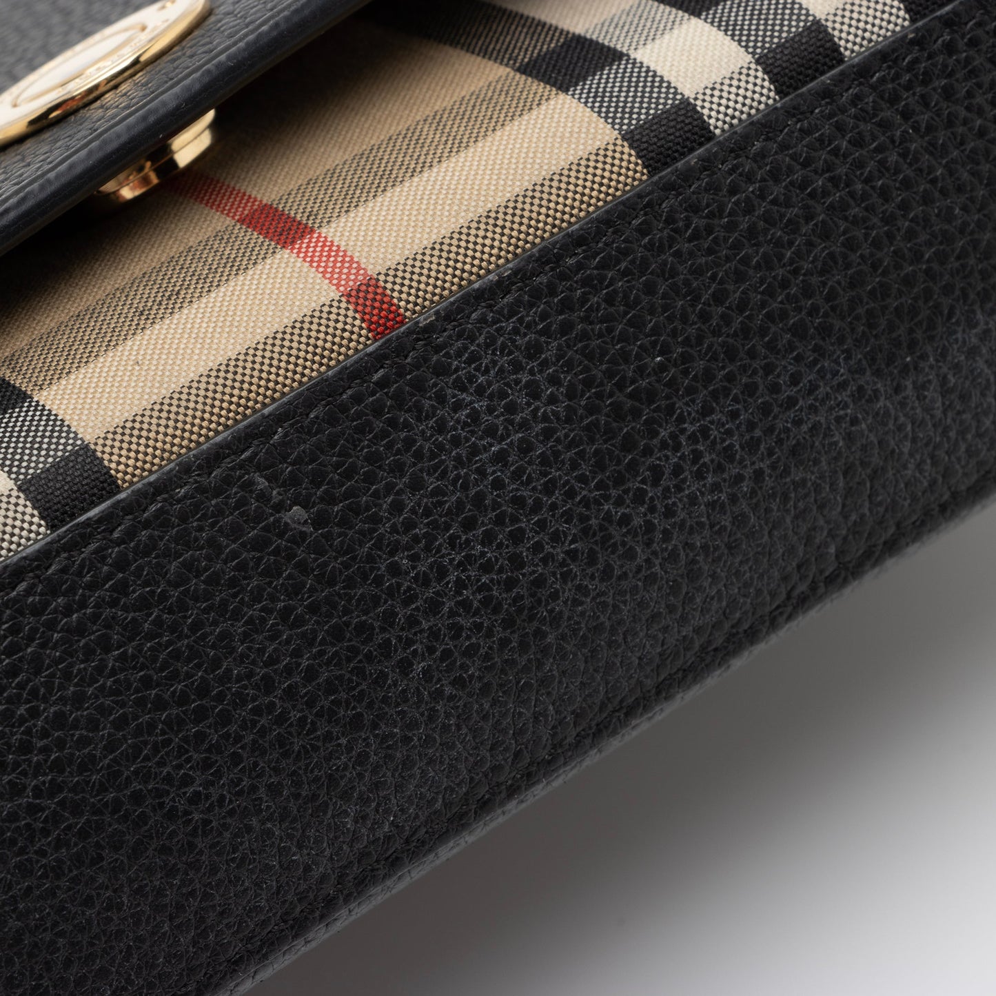 Burberry Grainy Calfskin Vintage Check Hampshire Crossbody Bag (SHF-LGcYMb)