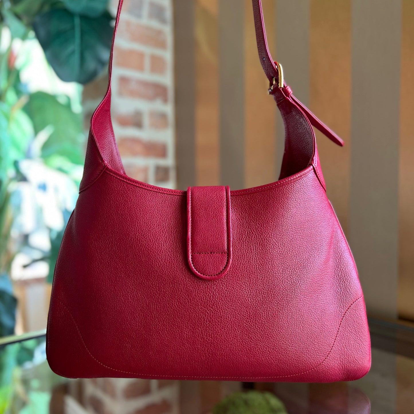 GUCCI Aphrodite Medium Red Goatskin Hobo Bag Hibiscus Red