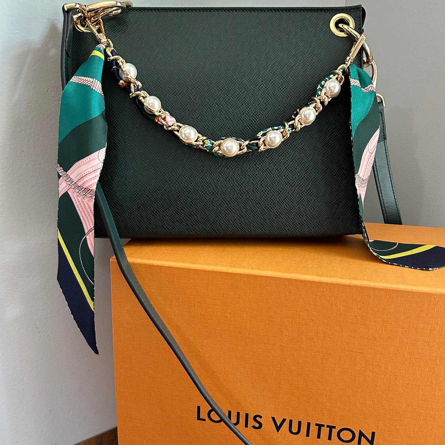 The Swan Crossbody -Orvis bags LV Taiga Leather in Dark Green