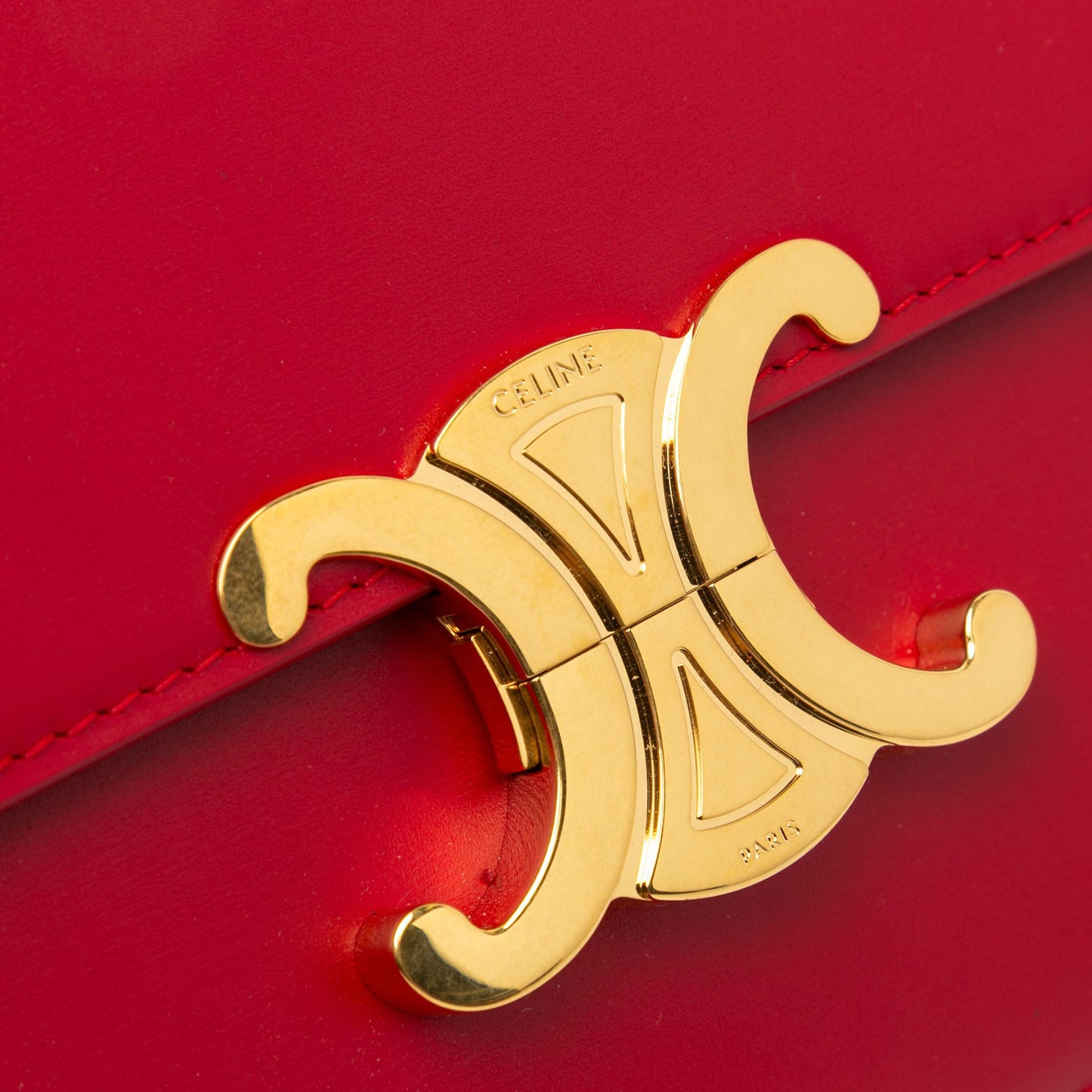 Celine Classique Shiny Calfskin Triomphe Crossbody (SHG-vZTV6A)