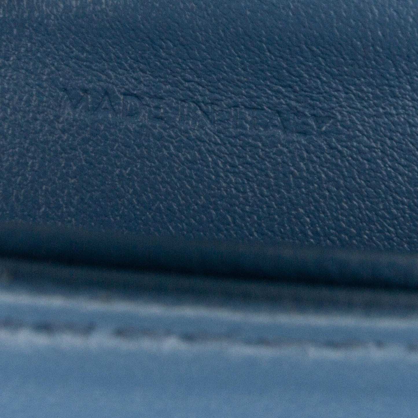 Celine Teen Calfskin Triomphe Crossbody (SHG-dsdZmg)
