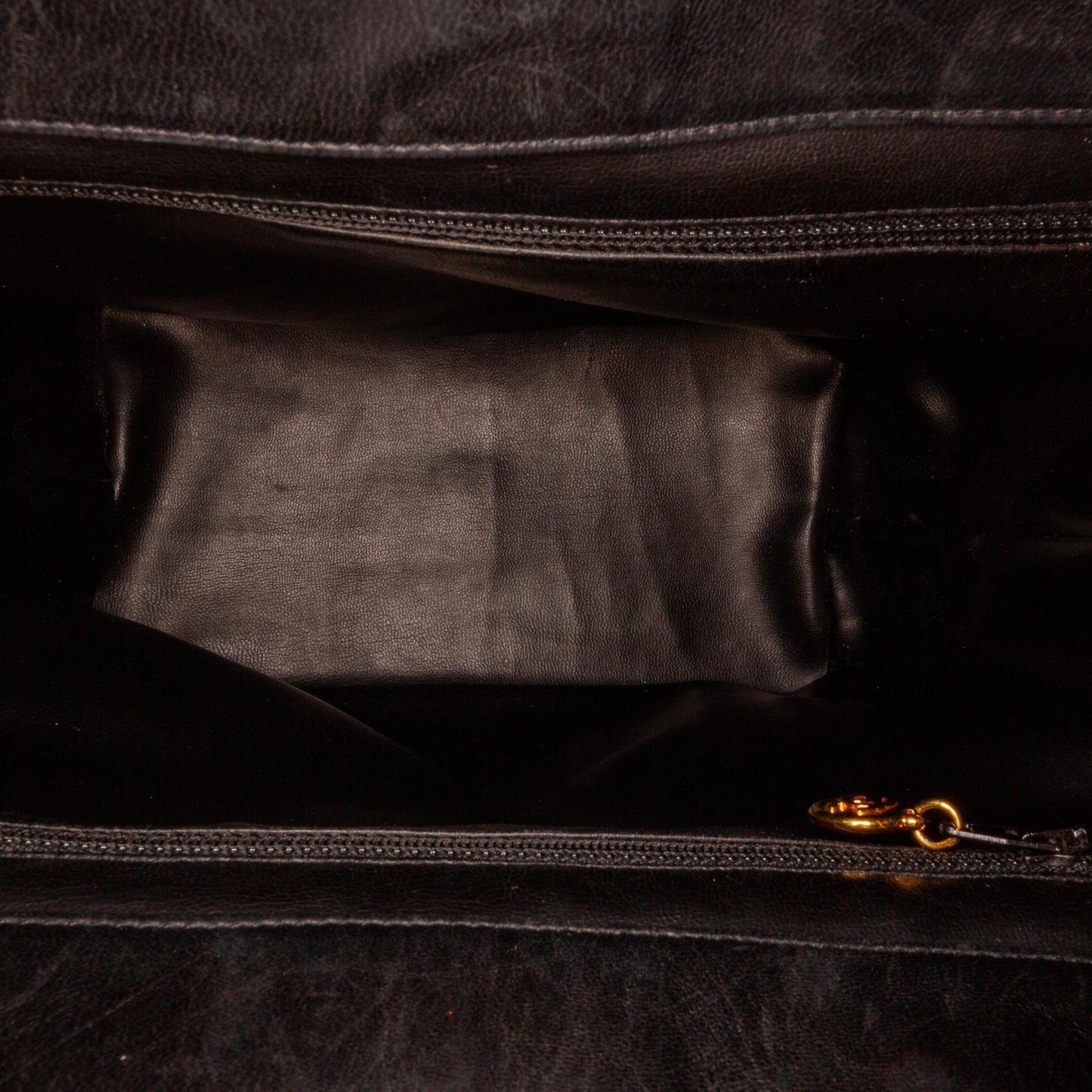 Chanel CC Calfskin Shoulder Bag (SHG-XaxMuh)