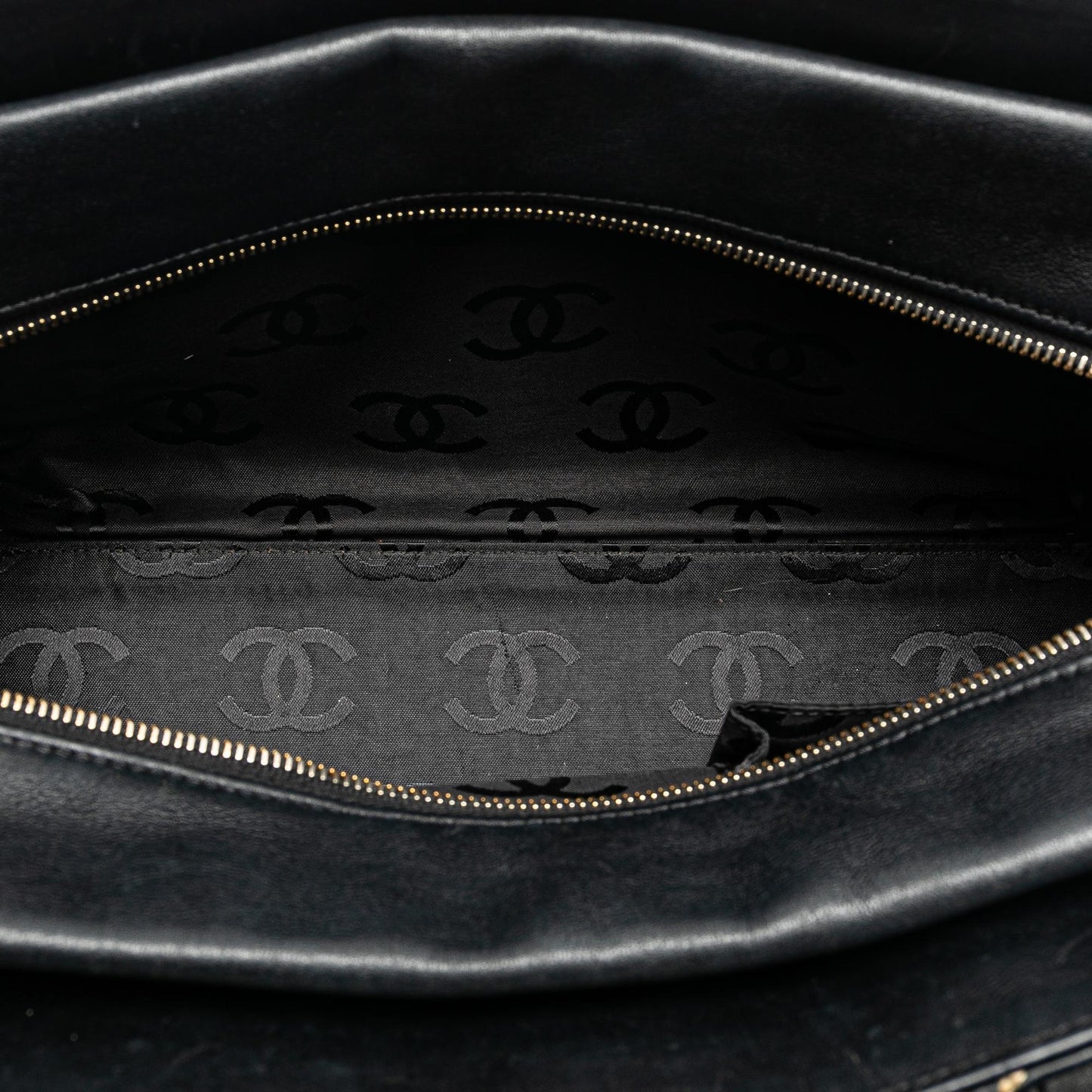 Chanel CC Wild Stitch Calfskin Tote (SHG-jhoL0S)
