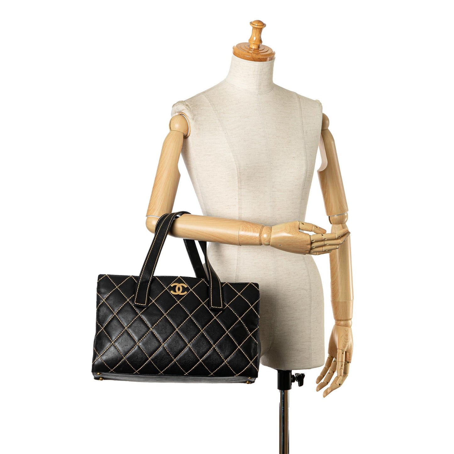Chanel CC Wild Stitch Calfskin Tote (SHG-jhoL0S)