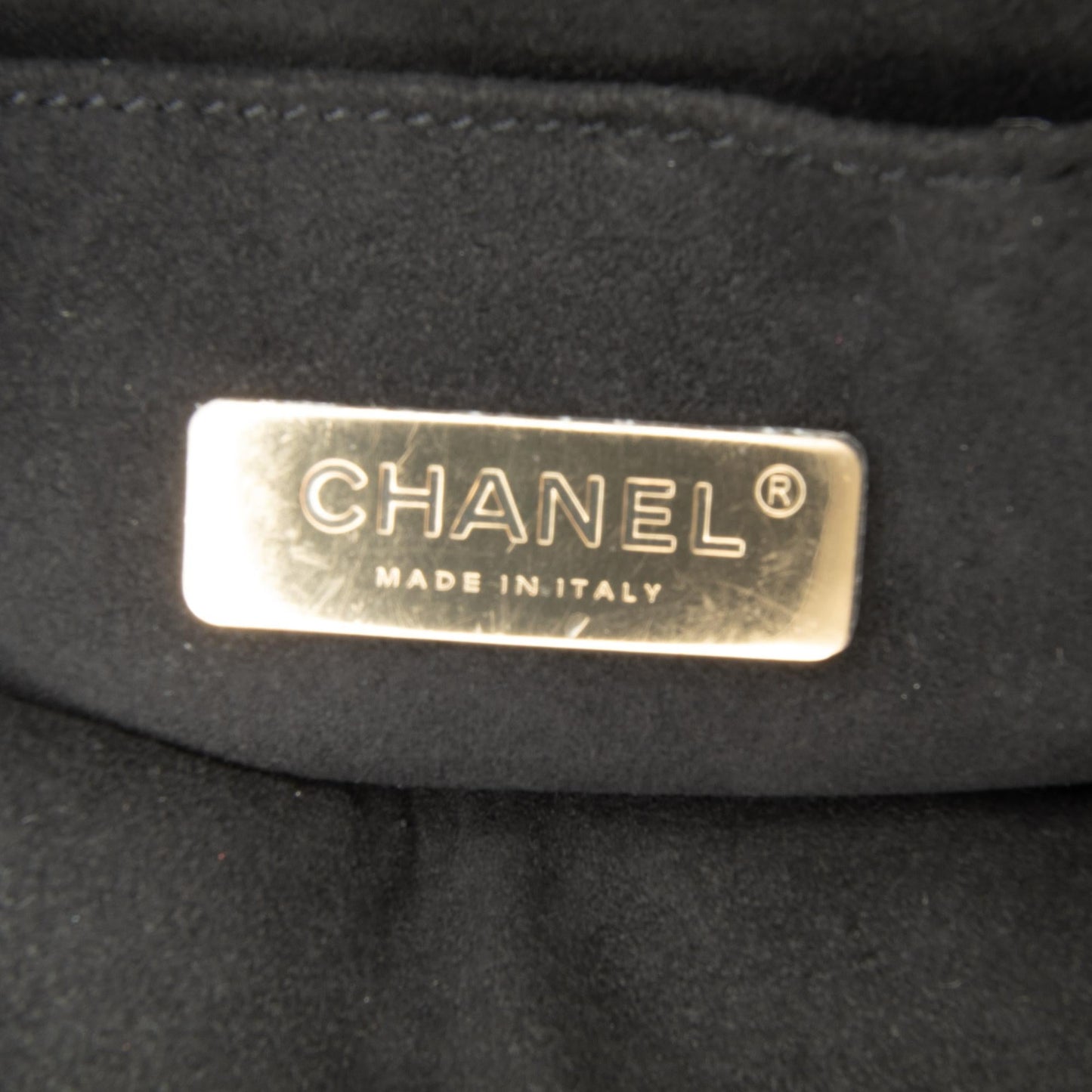 Chanel Calfskin Kiss Lock Frame Bag (SHG-Fxs2qA)
