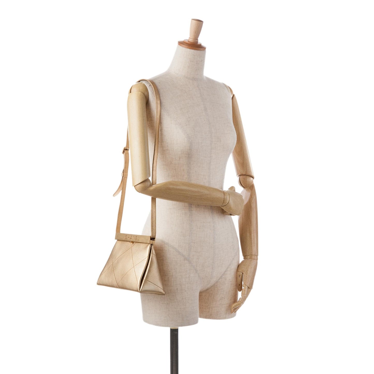 Chanel Calfskin Kiss Lock Frame Bag (SHG-Fxs2qA)