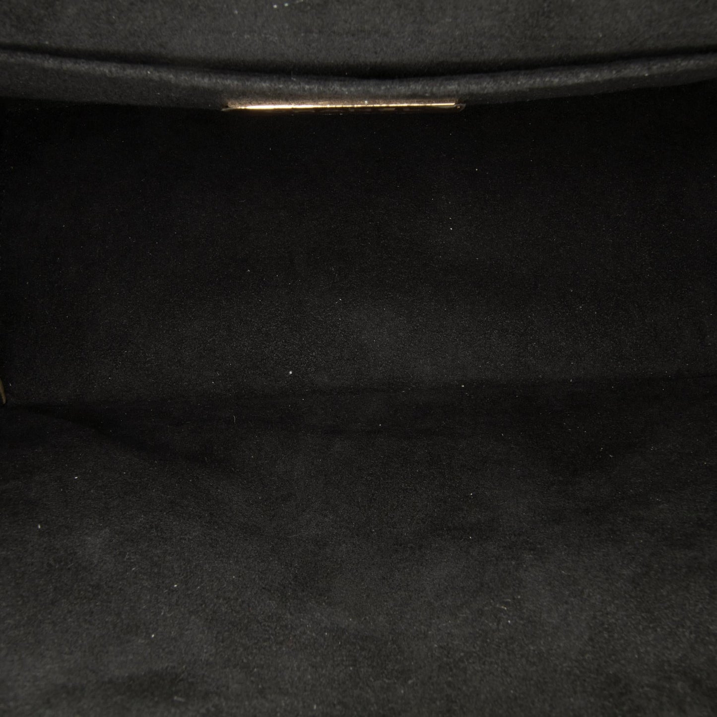 Chanel Calfskin Kiss Lock Frame Bag (SHG-jfYumG)