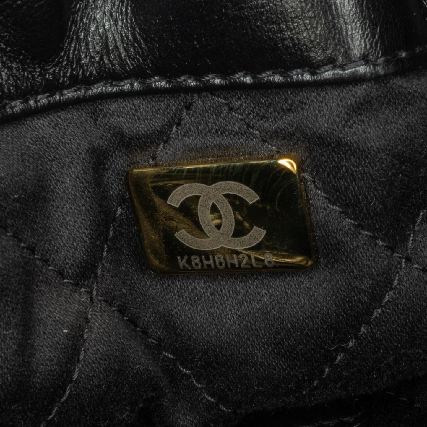 Chanel Calfskin Quilted 22 Backpack (SHG-TXZEKc)