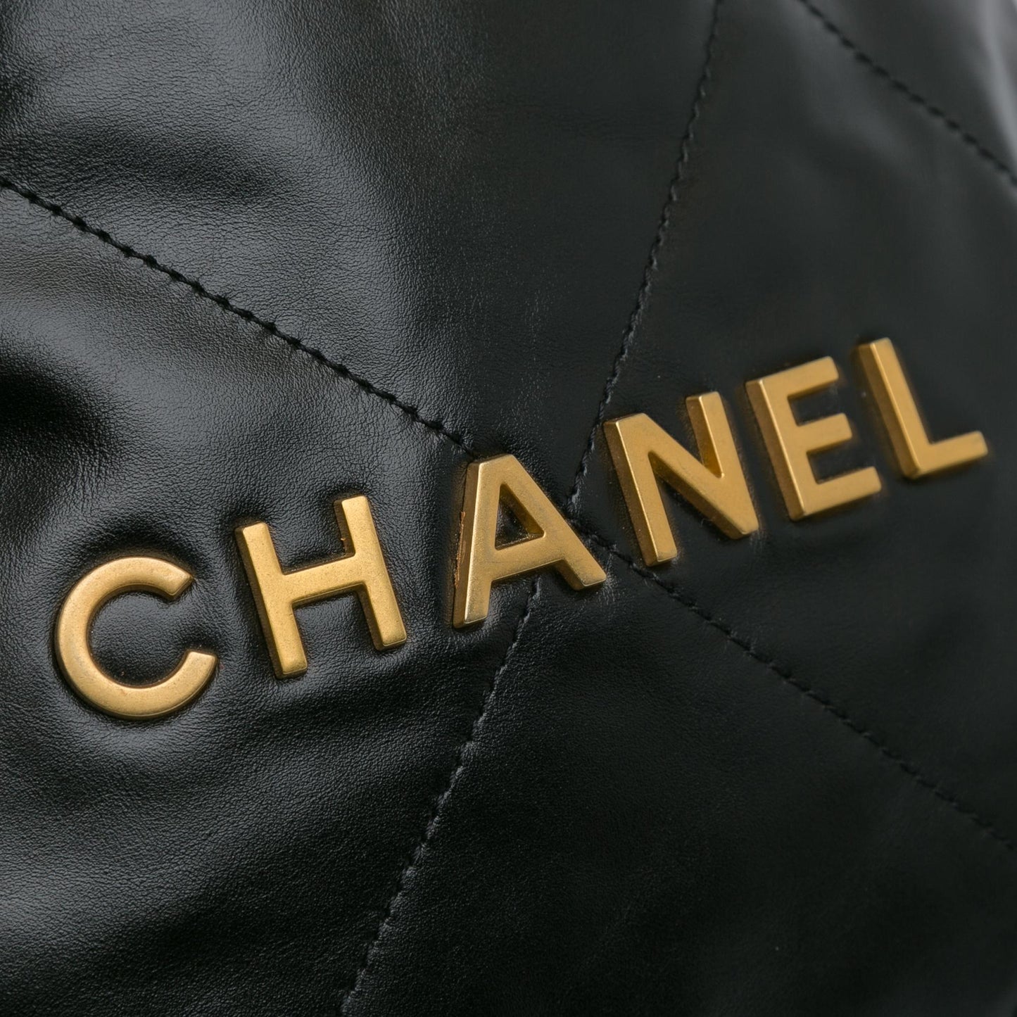 Chanel Calfskin Quilted 22 Backpack (SHG-TXZEKc)