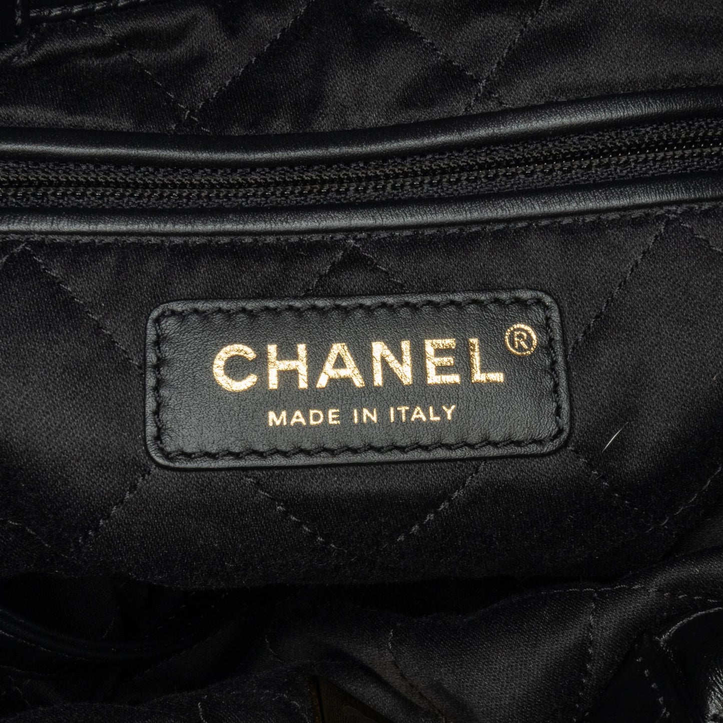 Chanel Calfskin Quilted 22 Backpack (SHG-TXZEKc)