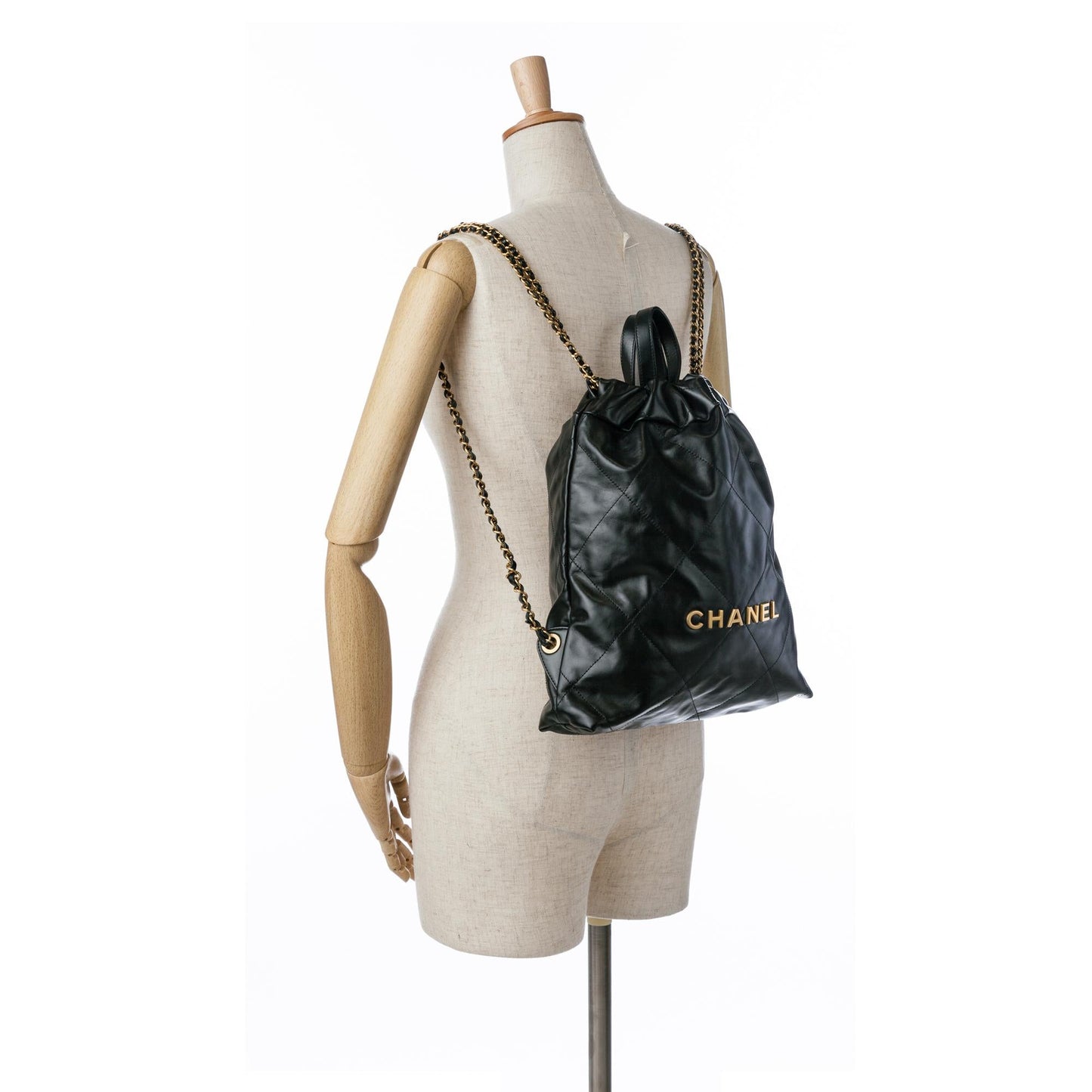 Chanel Calfskin Quilted 22 Backpack (SHG-TXZEKc)